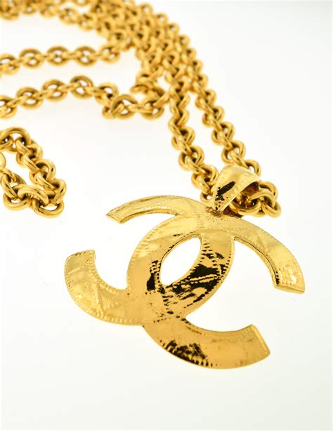 vintage chanel gold necklace